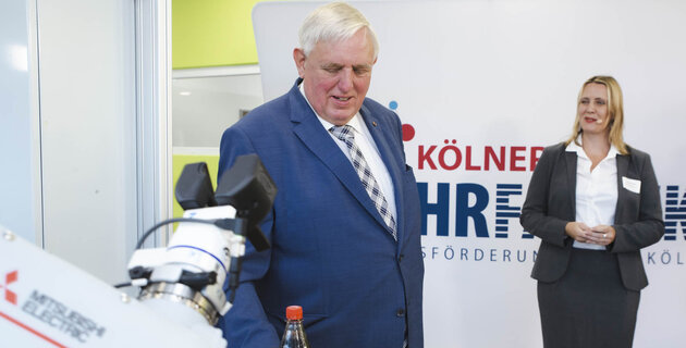 Minister Karl-Josef Laumann eröffnet Kölner Lehrfabrik