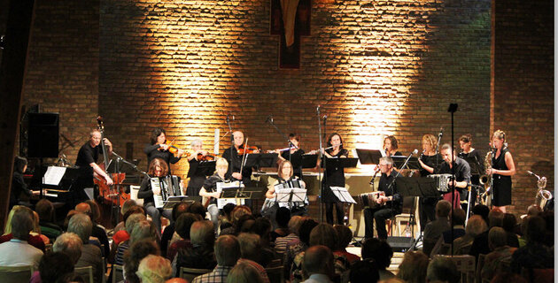 Das Orchester Südstadt Tango in der Erzengel-Michael-Kirche